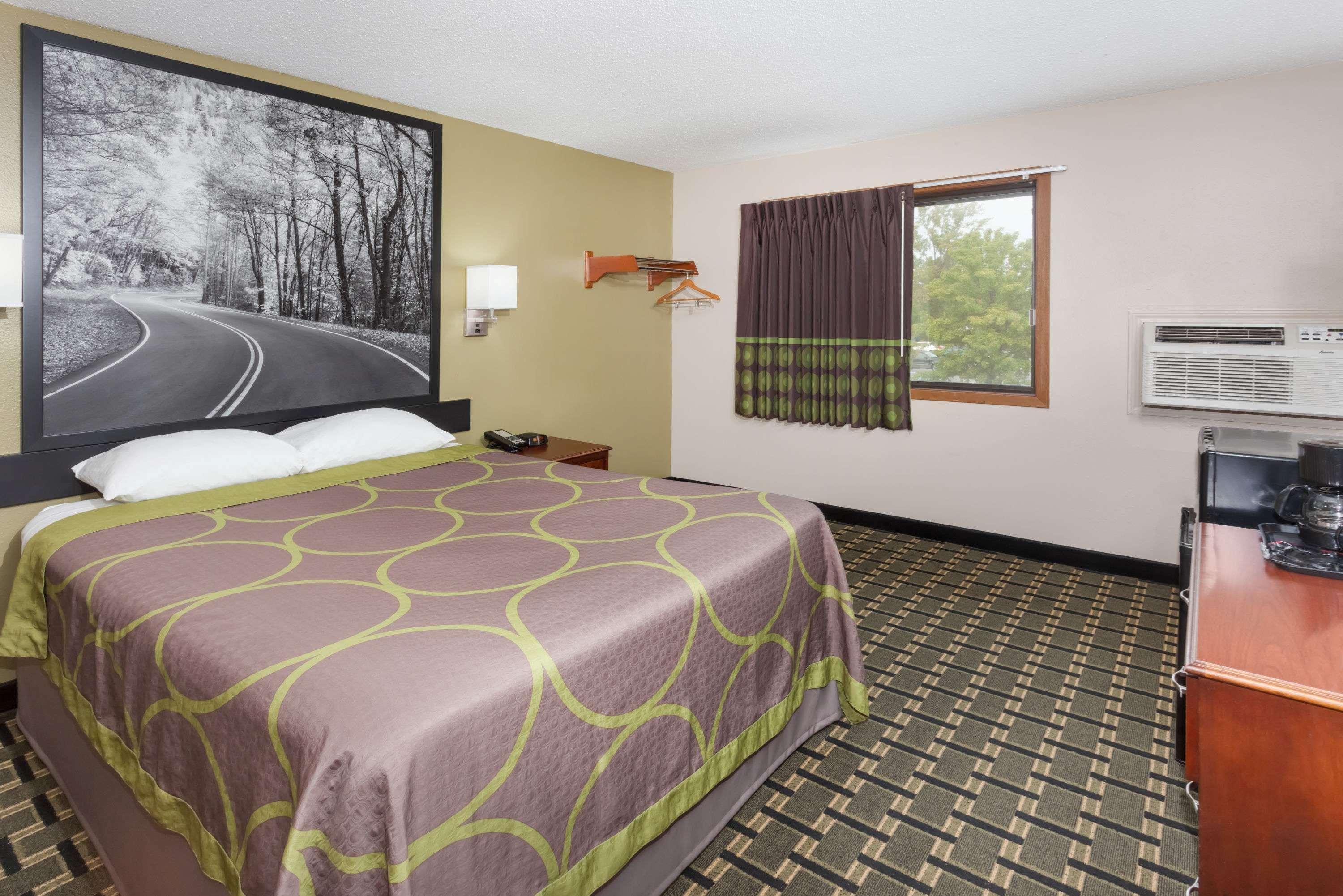 ซูเปอร์ 8 บาย วินด์แฮม มิชิแกน ซิตี้ Hotel มิชิแกนซิตี ภายนอก รูปภาพ